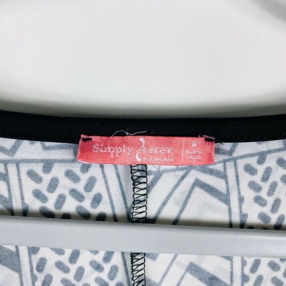Simply Aster By Firmiana Size 1X Abstract Print Tunic Top White Black 3/4 Sleeve - Picture 5 of 6